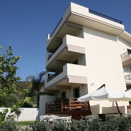 Le Formiche Bed and Breakfast Μιλάτσο Εξωτερικό φωτογραφία